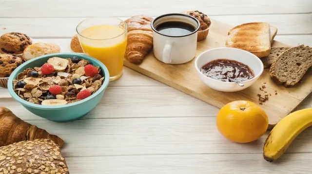 Доручак као први корак ка бољем расположењу и фокусу